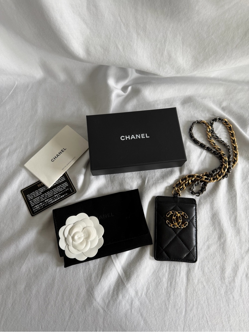 Shiny Goatskin Quilted CHANEL 19 Card Holder On Chain Black - Picture 2 of 7